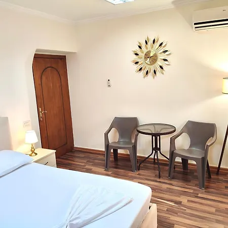 Center شقة تيرانا